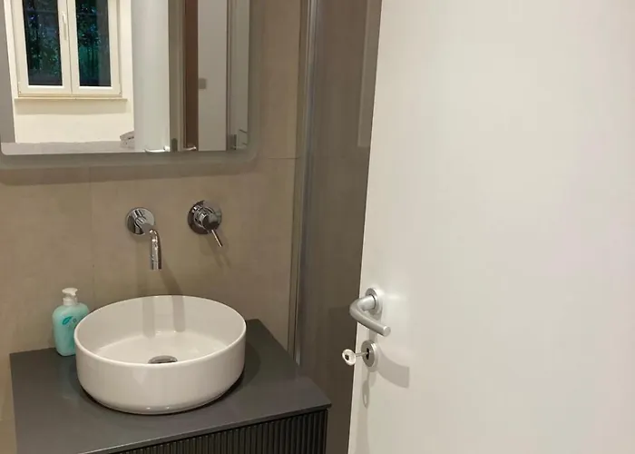 Manzoni Bilocale Con Doppi Servizi Piano Terra Apartament