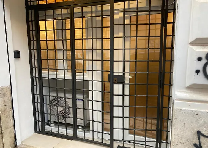 Apartament Manzoni Bilocale Con Doppi Servizi Piano Terra